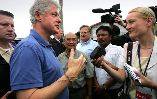 Interviewing Bill Clinton on coffee impact in Tsunami aftermath in Aceh